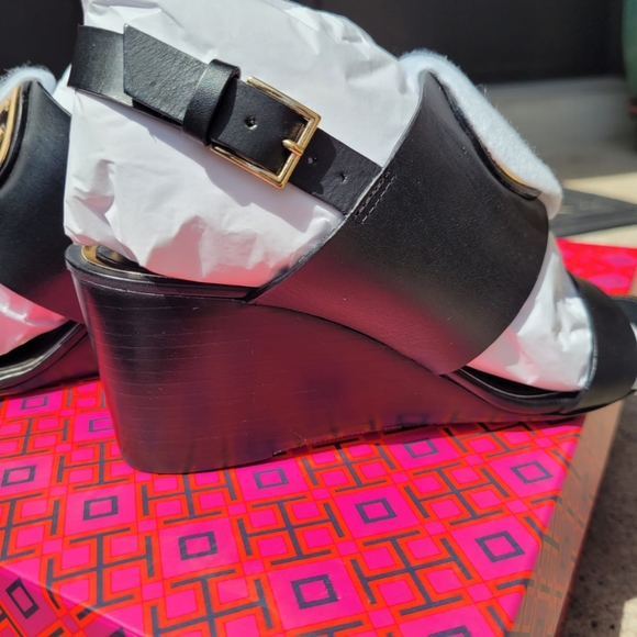New Black Tory Burch Metal Miller 65mm Wedge Sandal size 8.5 - Picture 2 of 11